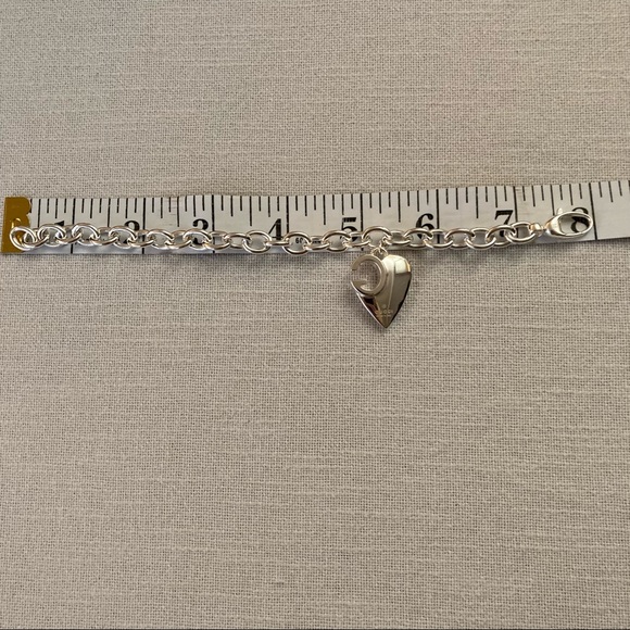 Gucci Sterling Silver Heart Cut-Out G Charm Logo Chain Bracelet 8” New Box $700 - Picture 15 of 16